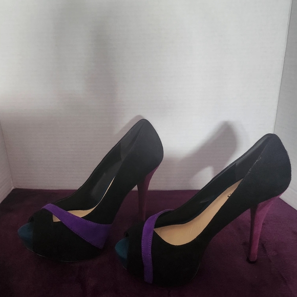 Guess Isila Peep Toe High Heels - Picture 6 of 9